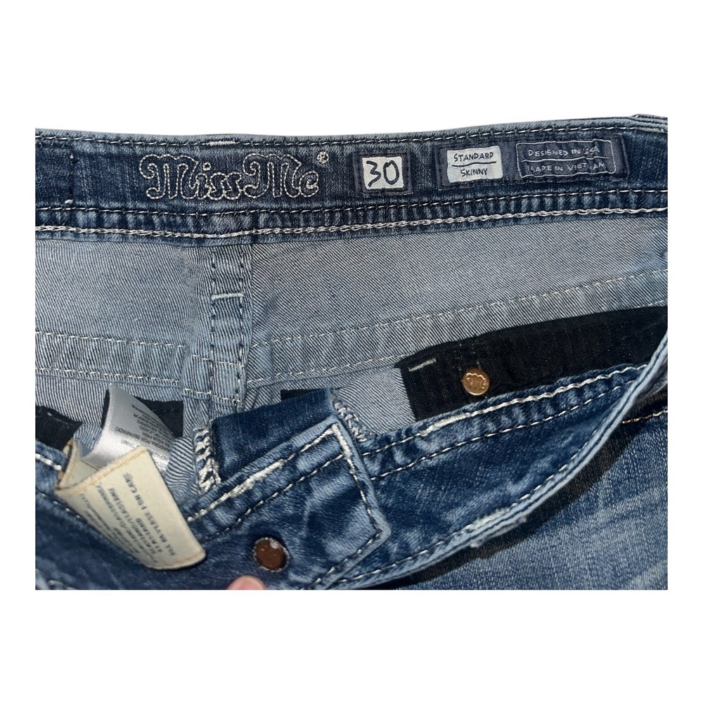 Miss Me Standard Cut Medium Wash Skinny Jeans, Women's Size 30 - Picture 5 of 9
